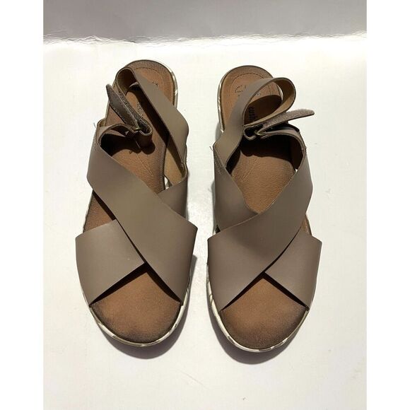 Clarks Collection Soft Cushion brown wedges Strappy women's 11 - Picture 3 of 7